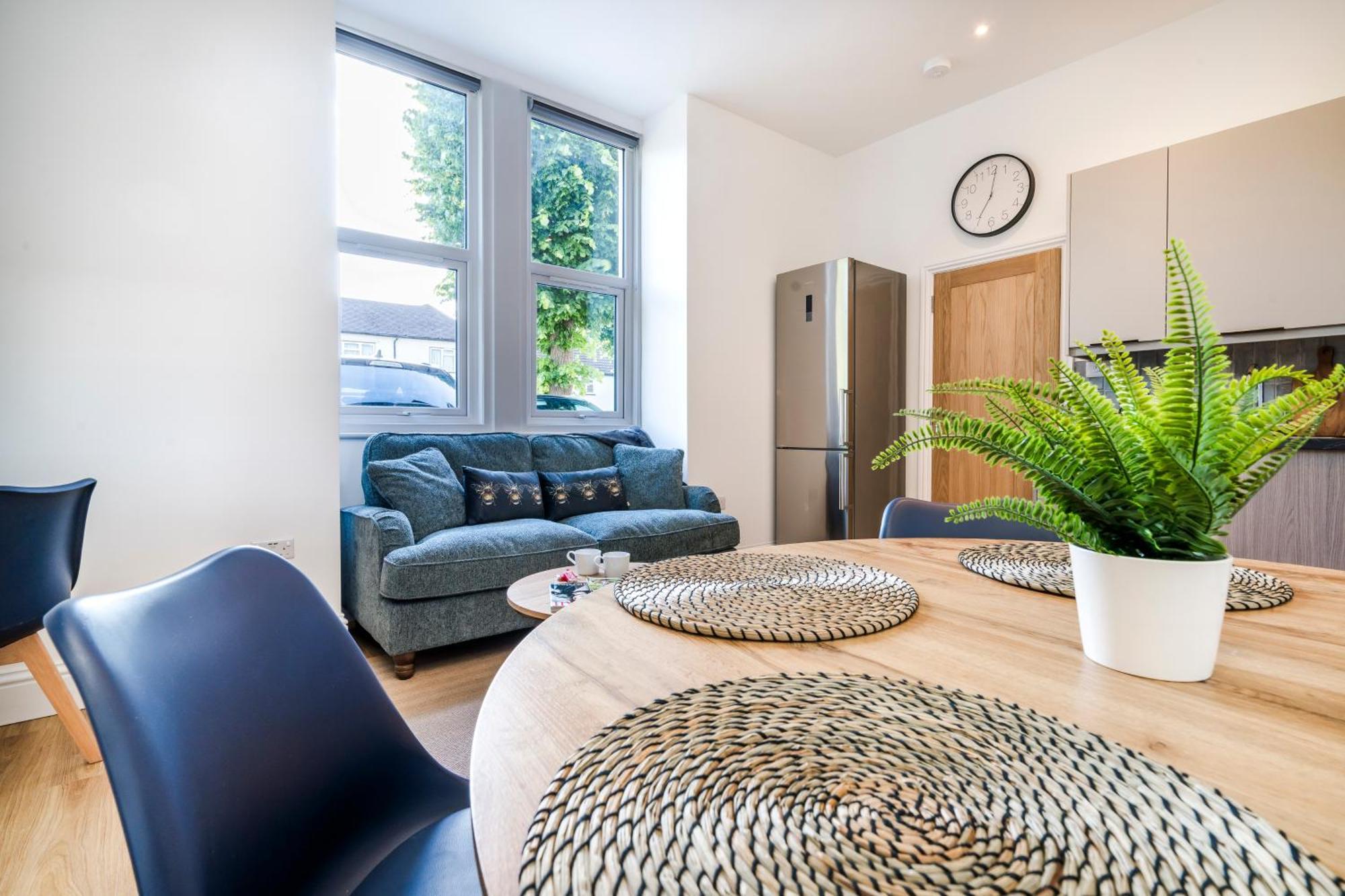 Apartment Cozy 2 Bedroom In Sutton *