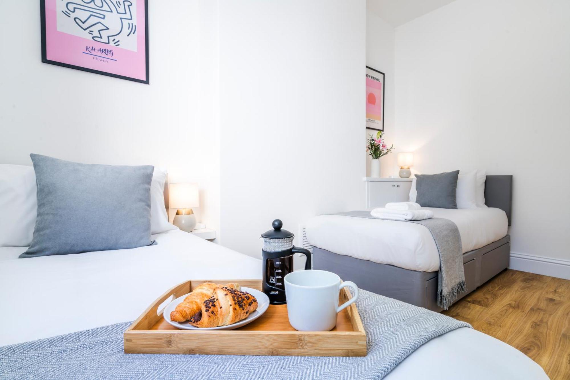 Cozy 2 Bedroom In Sutton Apartment *
