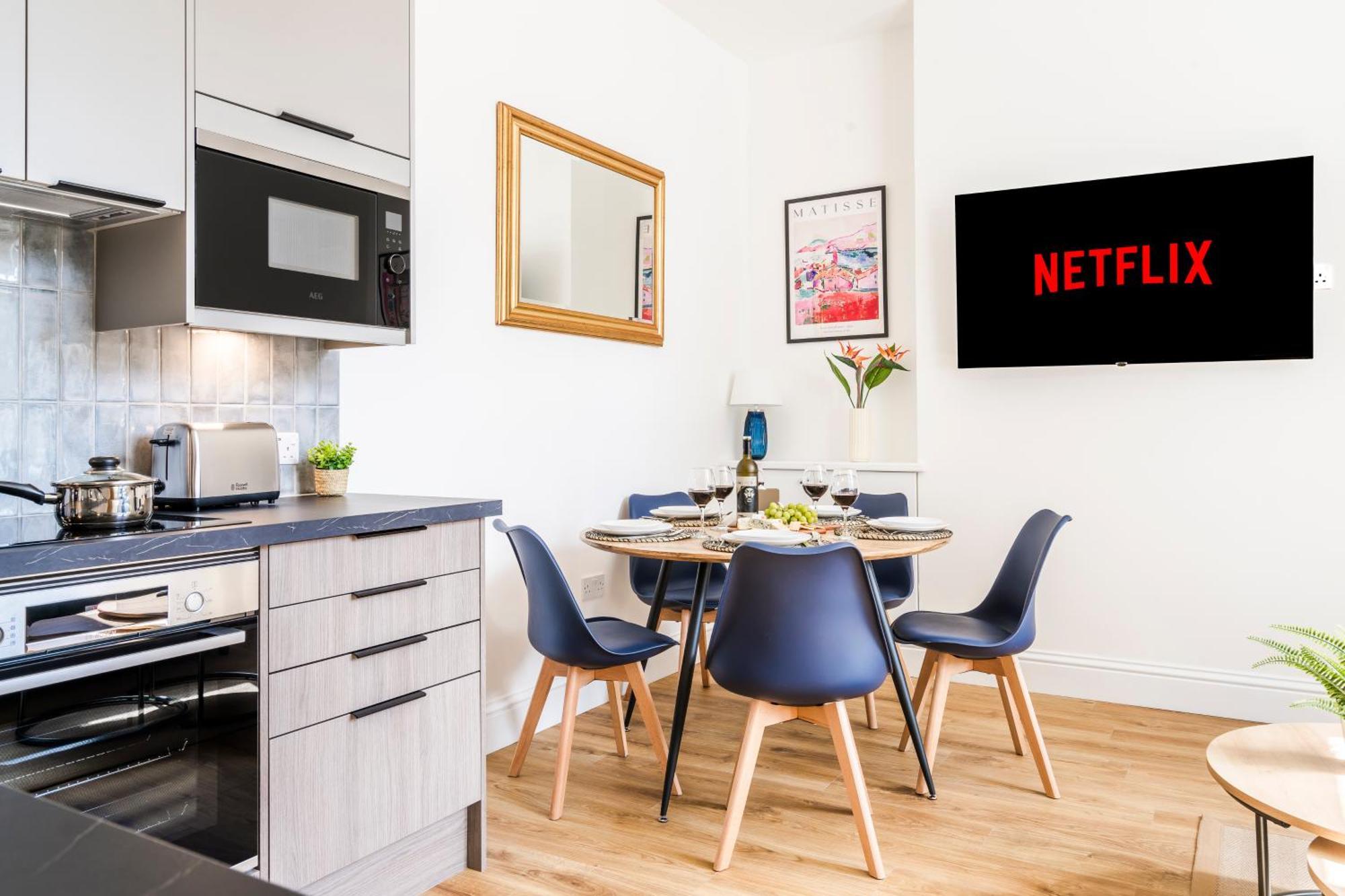 Cozy 2 Bedroom In Sutton *